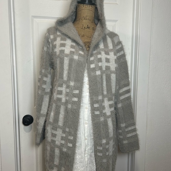 LOVE EVER AFTER Cozy Gray Hooded Women's Cardigan - Picture 1 of 5
